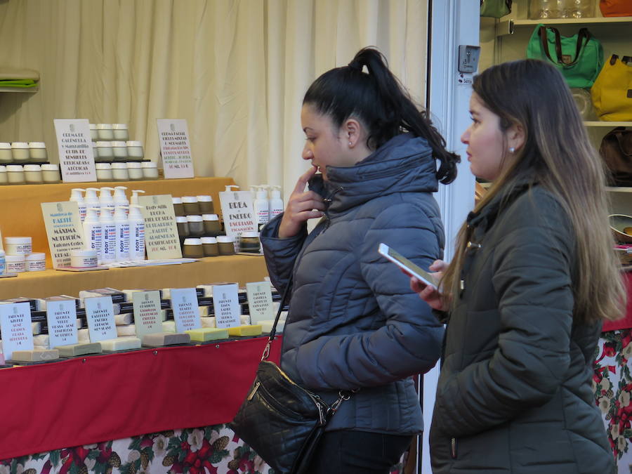 Fotos: Inauguración de la la I Feria de Artesanía y Regalo Navideño