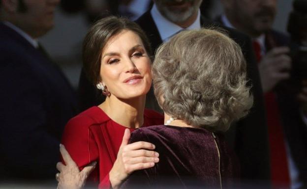 El gesto de Letizia a la Reina Sofía que ha dado la vuelta al mundo