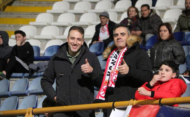 Galería. Imágenes de la grada durante el partido Cultural - Guijuelo