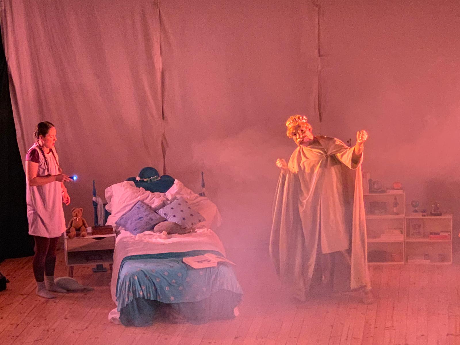 Fotos: El Leonés utiliza el teatro para aprender a ahorrar