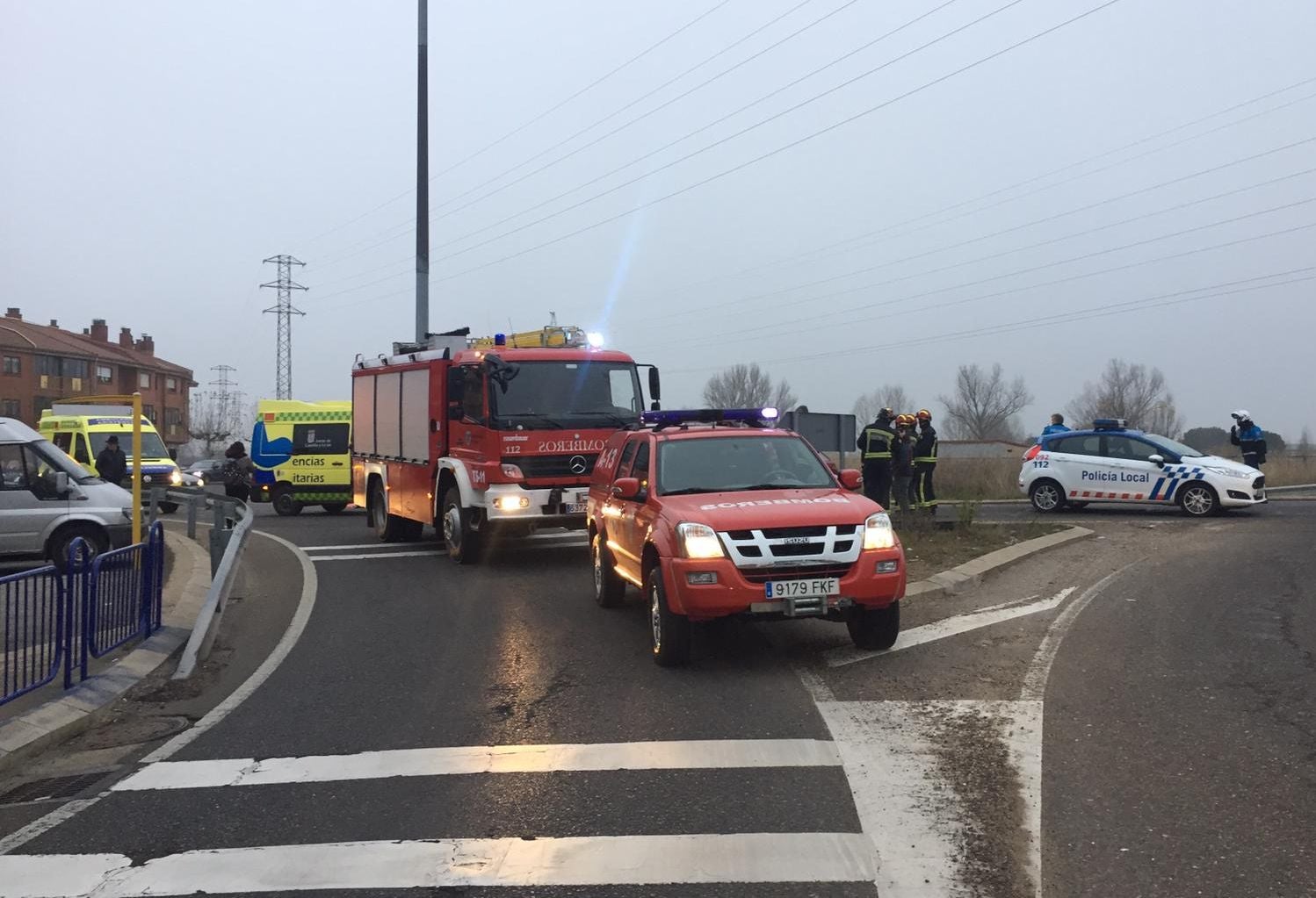 Una colisión lateral en la rotonda de Villaobispo obliga a actuar a los Bomberos de León