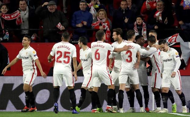 El Sevilla celebrando el gol de Ben Yedder ante el Krasnodar