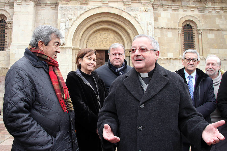 Fotos: Acto de homenaje a los reyes de León en la Real Colegiata de San Isidoro