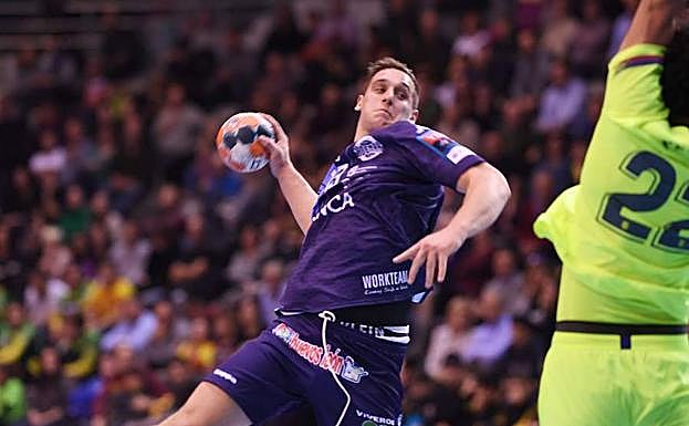 Imagen principal - Ligetvari, arriba; Juanín, abajo izquierda; y Simonet, derecha.