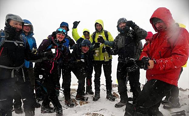 Imagen principal - El Catoute ya tiene su belén