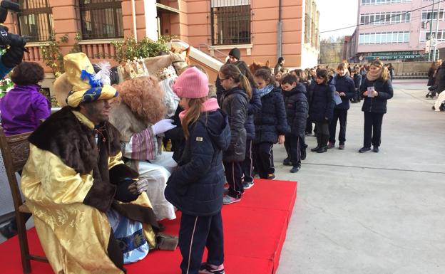 Los Reyes Magos visitan el Divina Pastora