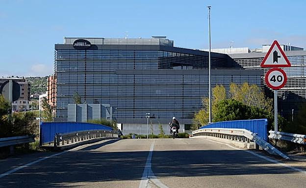 Edificio 'Perla Negra' en Arroyo de la Encomienda. 