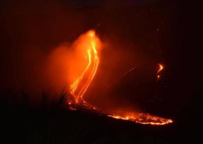 Imagen secundaria 1 - Imágenes de Sicilia tras la erupción del Etna. 