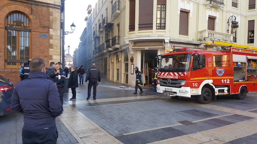Fotos: Incendio en un bar del centro de León