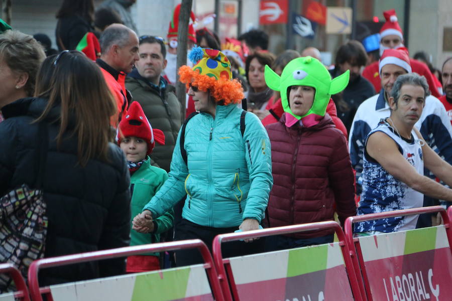 Fotos: La San Silvestre popular vuelve a llenar León de diversión