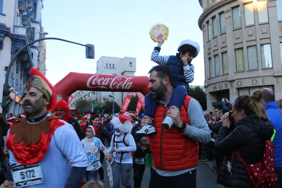 Fotos: La San Silvestre popular vuelve a llenar León de diversión