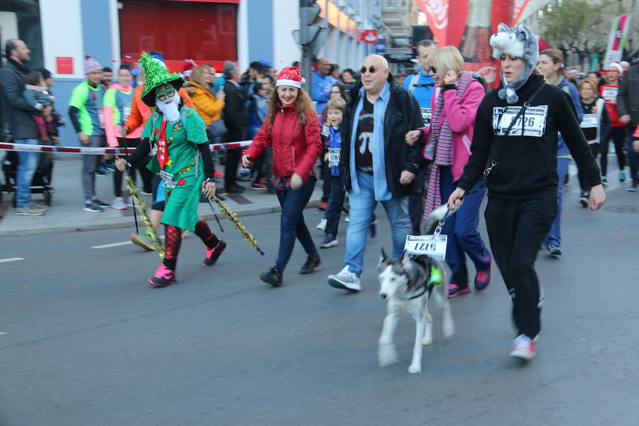 Fotos: La San Silvestre popular vuelve a llenar León de diversión