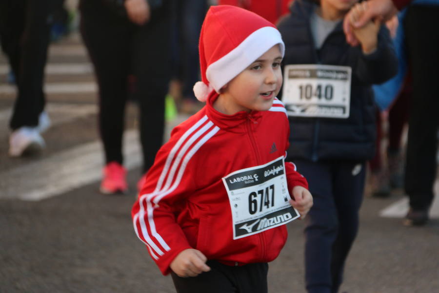 Fotos: La San Silvestre popular vuelve a llenar León de diversión