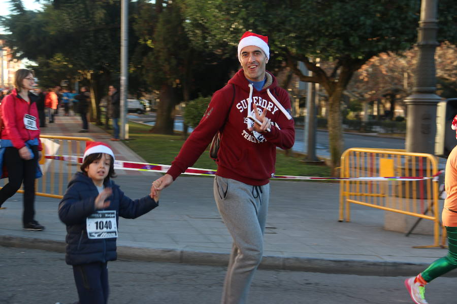 Fotos: La San Silvestre popular vuelve a llenar León de diversión