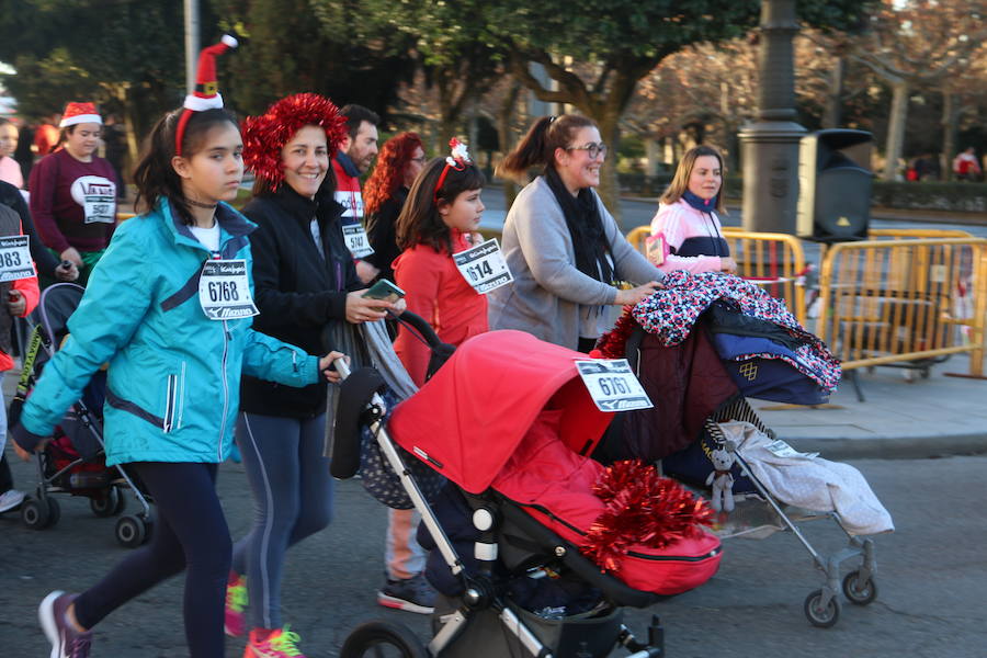 Fotos: La San Silvestre popular vuelve a llenar León de diversión