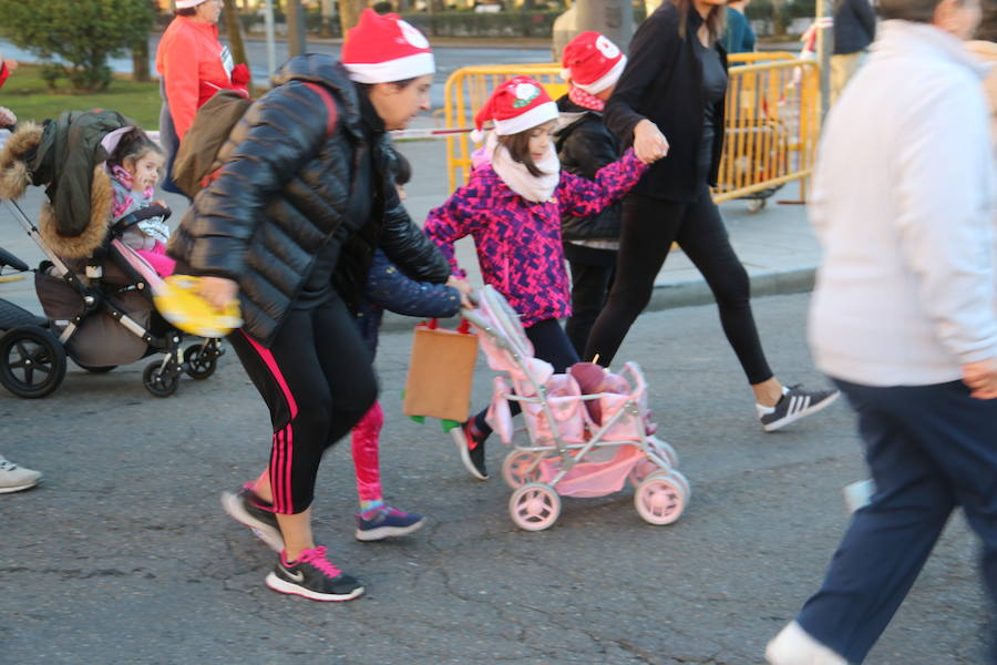 Fotos: La San Silvestre popular vuelve a llenar León de diversión