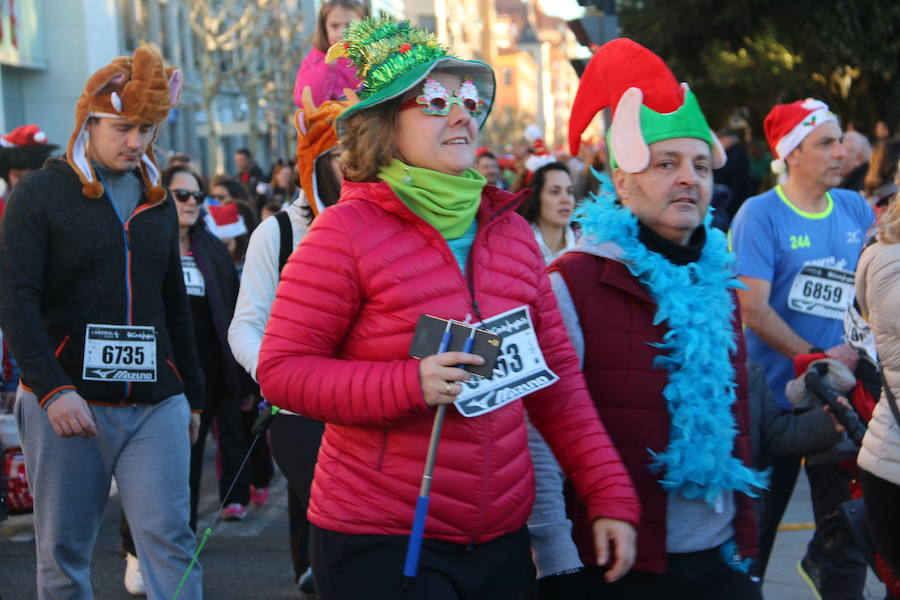 Fotos: La San Silvestre popular vuelve a llenar León de diversión