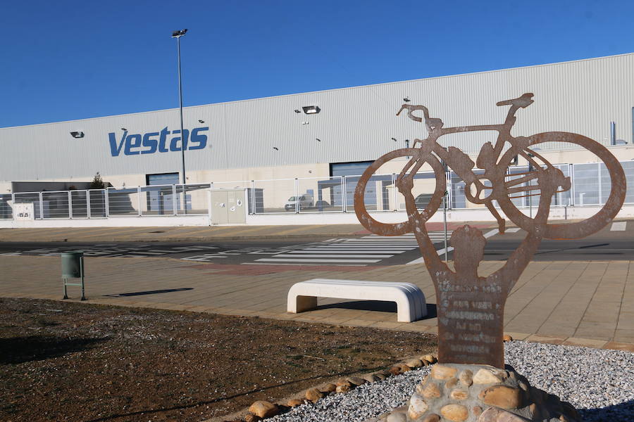 Desde el 1 de enero de 2019 la multinacional danesa Vestas no tiene relación con la provincia de León, a pesar de ello su nombre sigue presente en la factoría de Villadangos del Páramo