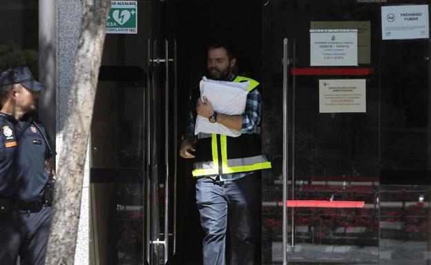 Agentes de la Udef en el marco de la Operación Enredadera.