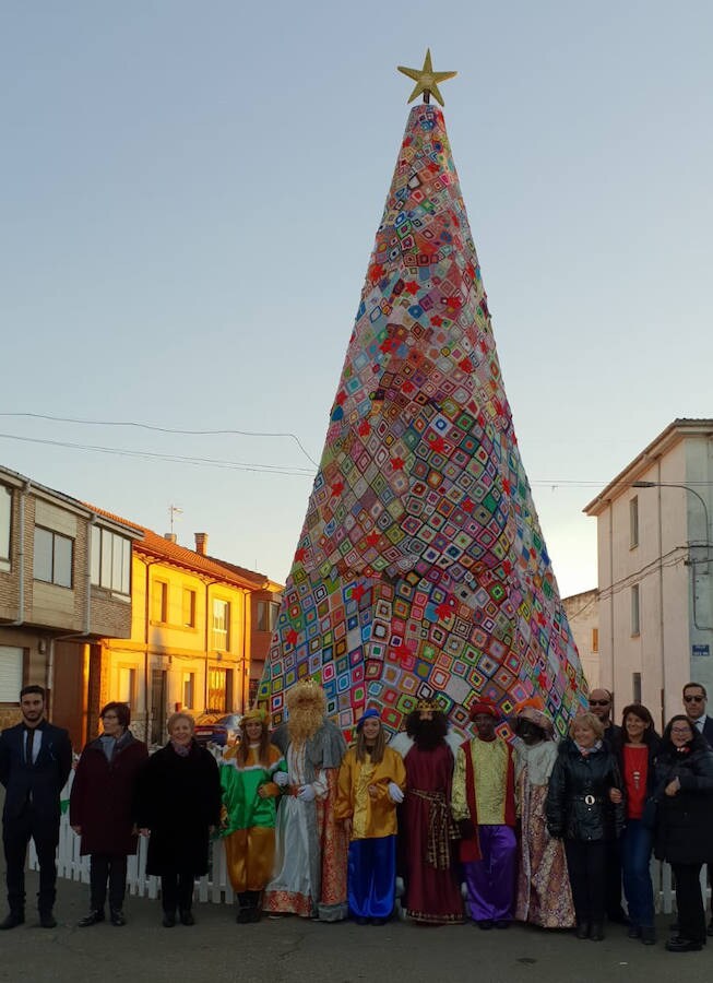 Fotos: Los Reyes Magos llegan a Veguellina