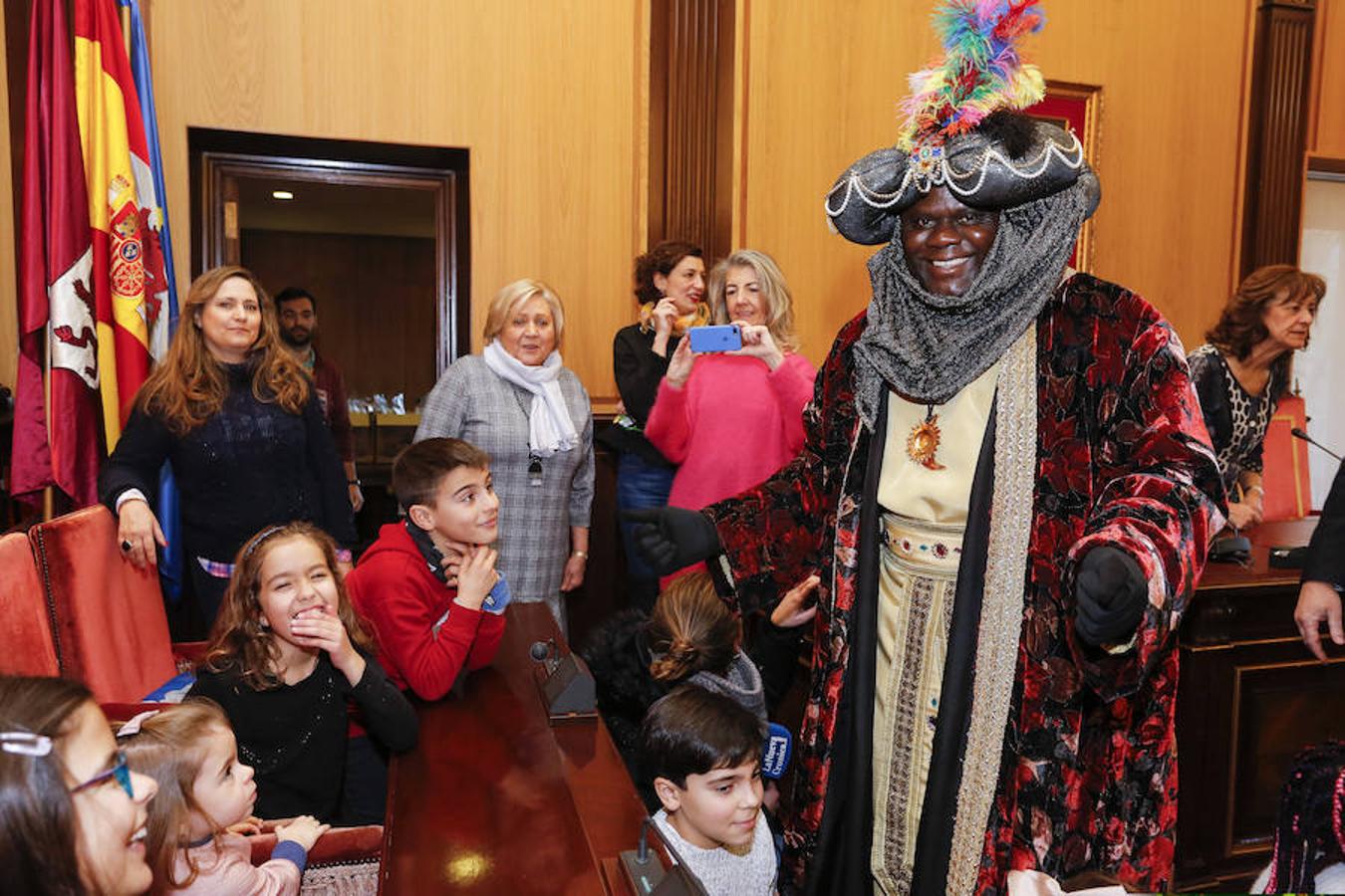 Fotos: Recepción a los Reyes Magos en San Marcelo