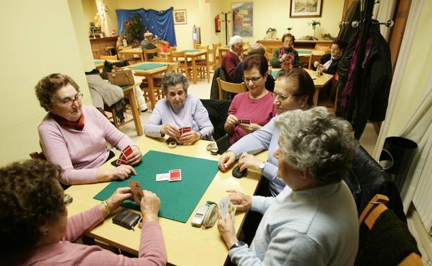 Un grupo de jubiladas en un centro social. 