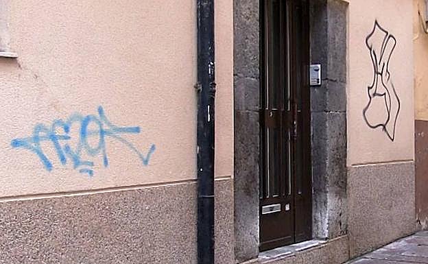 Un graffiti en una pared de León.