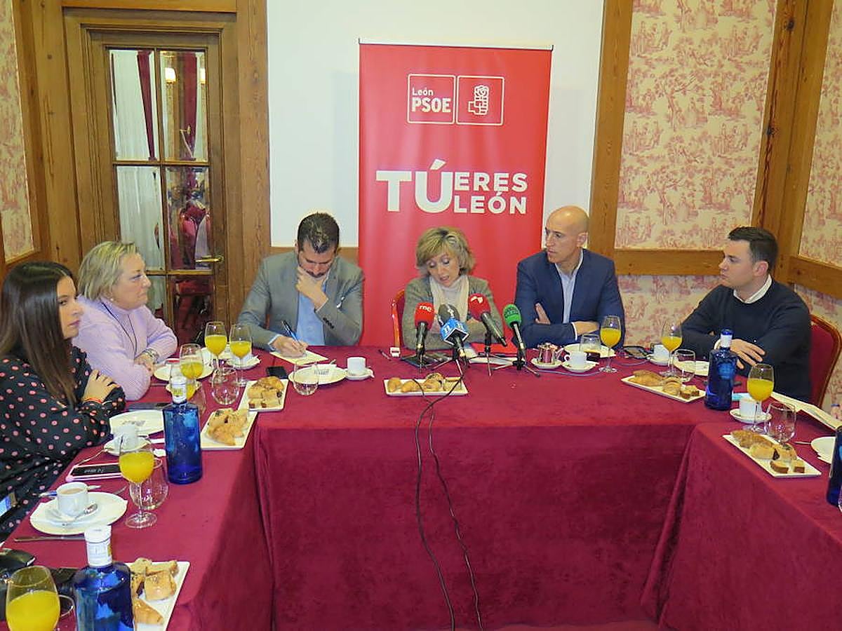 Fotos: La ministra de Sanidad, María Luisa Carcedo, en León