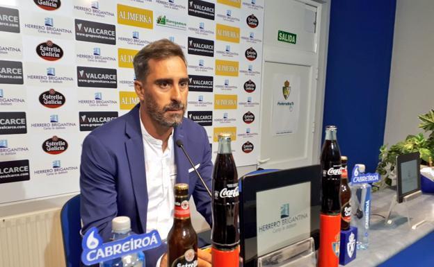 El entrenador de la Ponferradina.