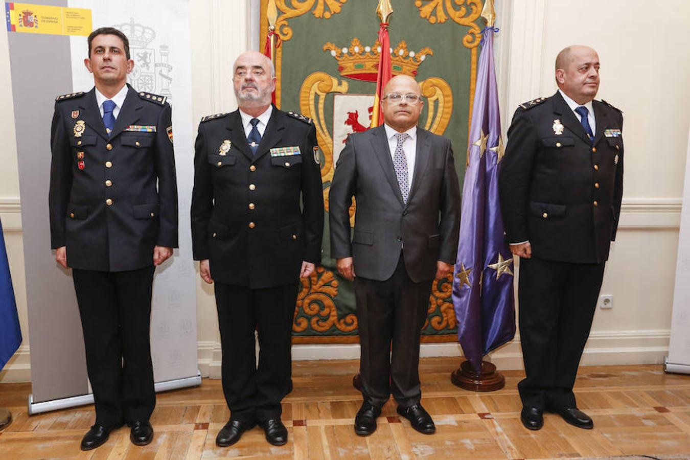 Fotos: El comisario jefe provincial de la Policía Nacional de León toma posesión de su cargo