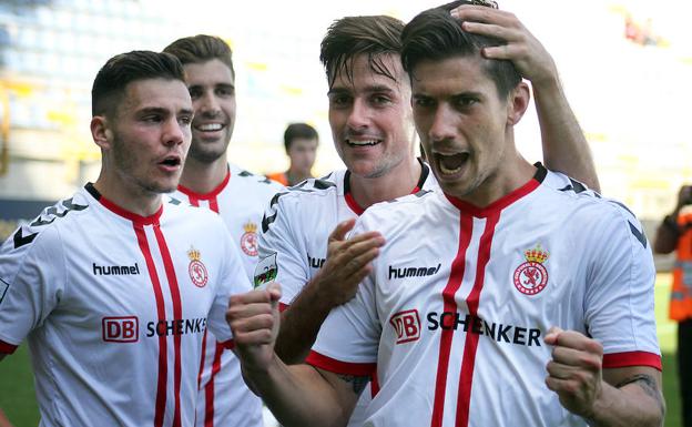 Yeray celebra un gol en su primera temporada con la Cultural.