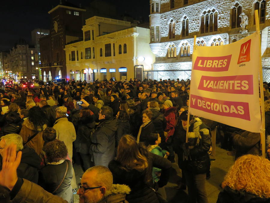 Fotos: Concentración feminista en Botines