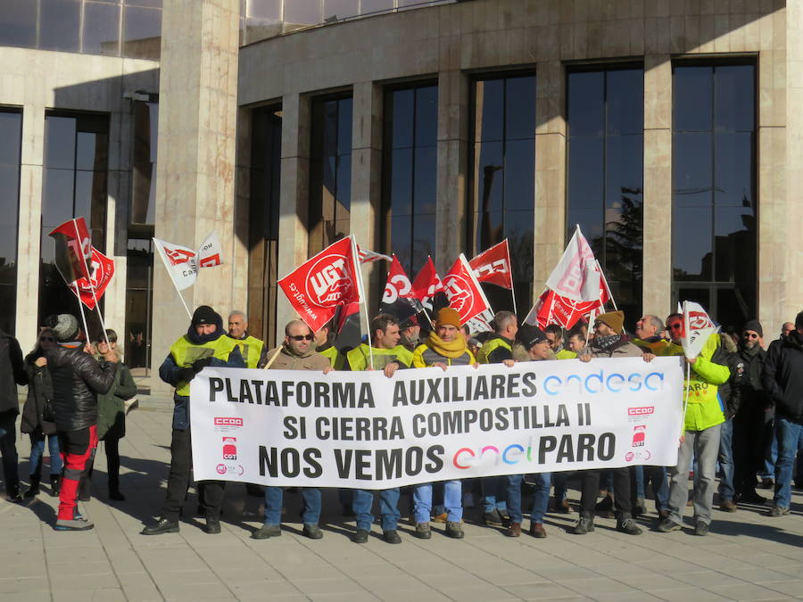 Fotos: Los trabajadores de las Auxiliares de Compostilla se manifiestan en León