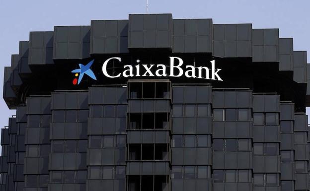CaixaBank recortará 2.157 empleos al cerrar 800 oficinas en zonas urbanas