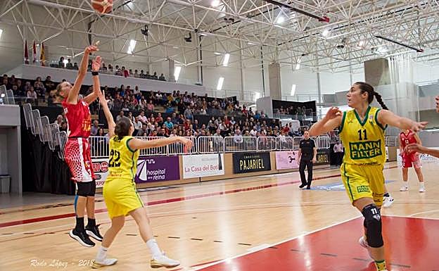 Un lance de un partido del CB Bembibre.