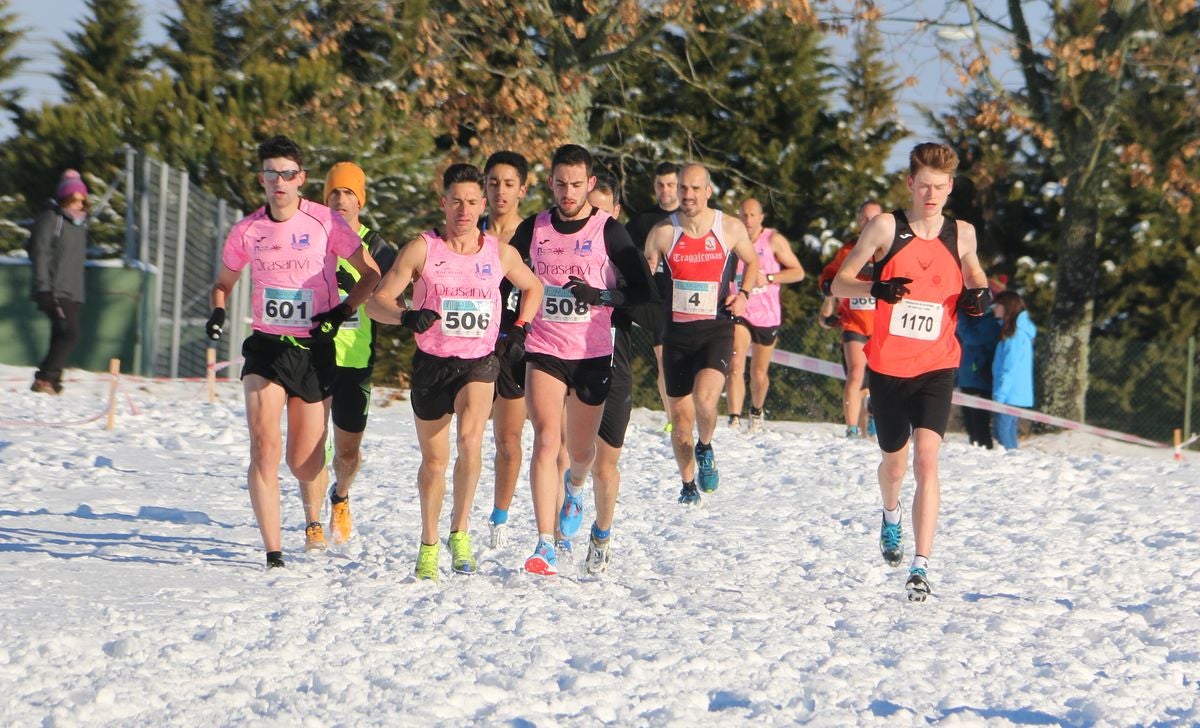 Fotos: Las imágenes del cross popular de San Miguel del Camino