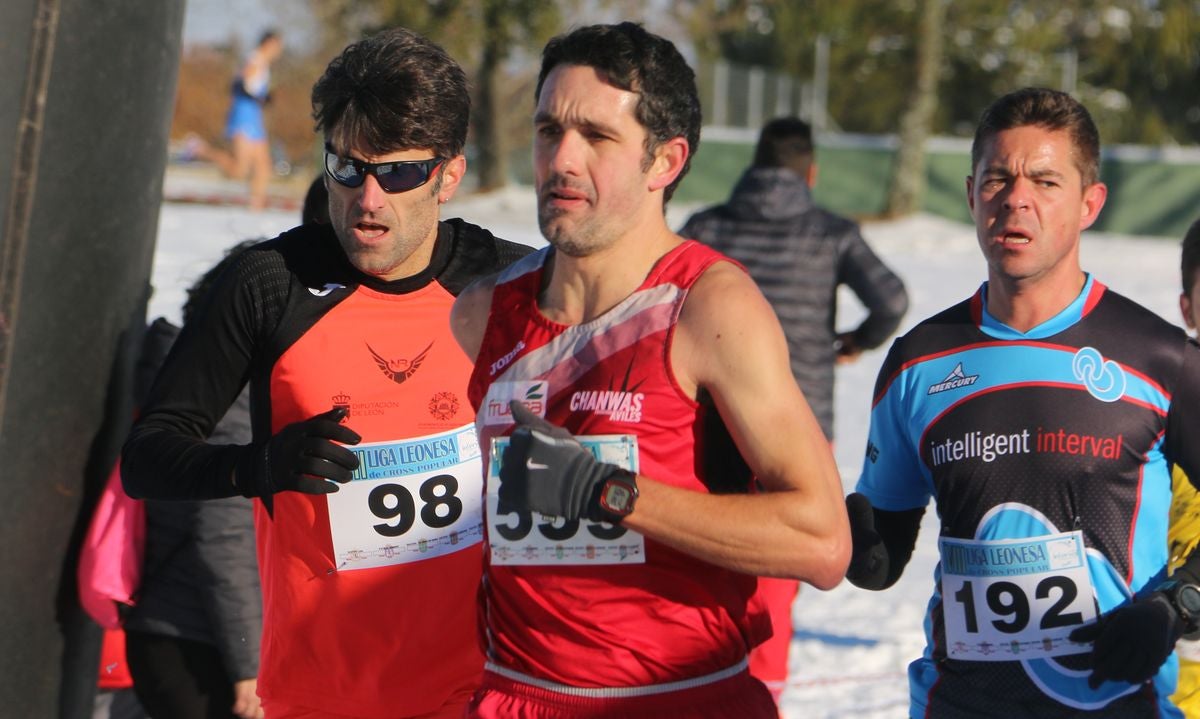 Fotos: Las imágenes del cross popular de San Miguel del Camino