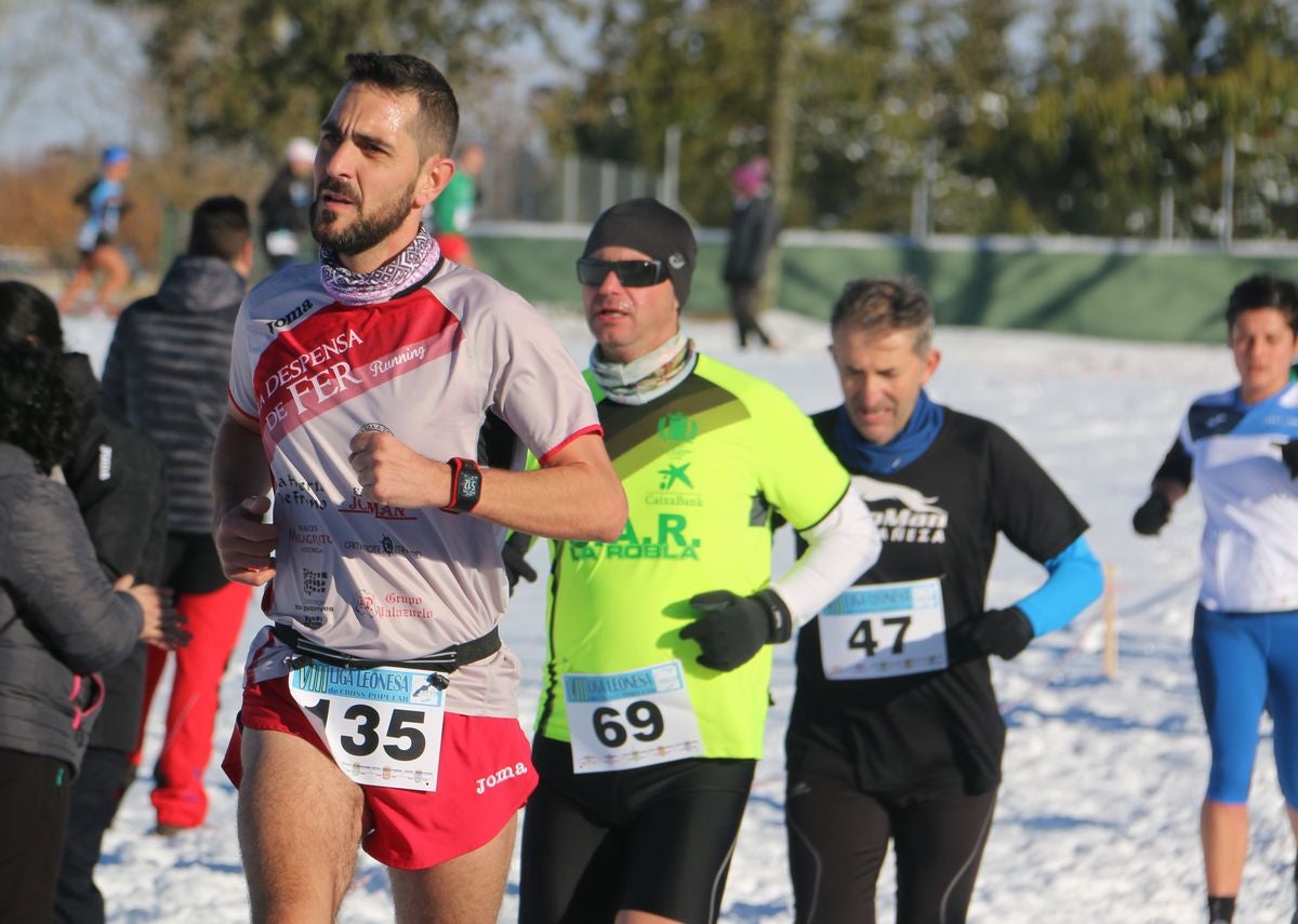 Fotos: Las imágenes del cross popular de San Miguel del Camino