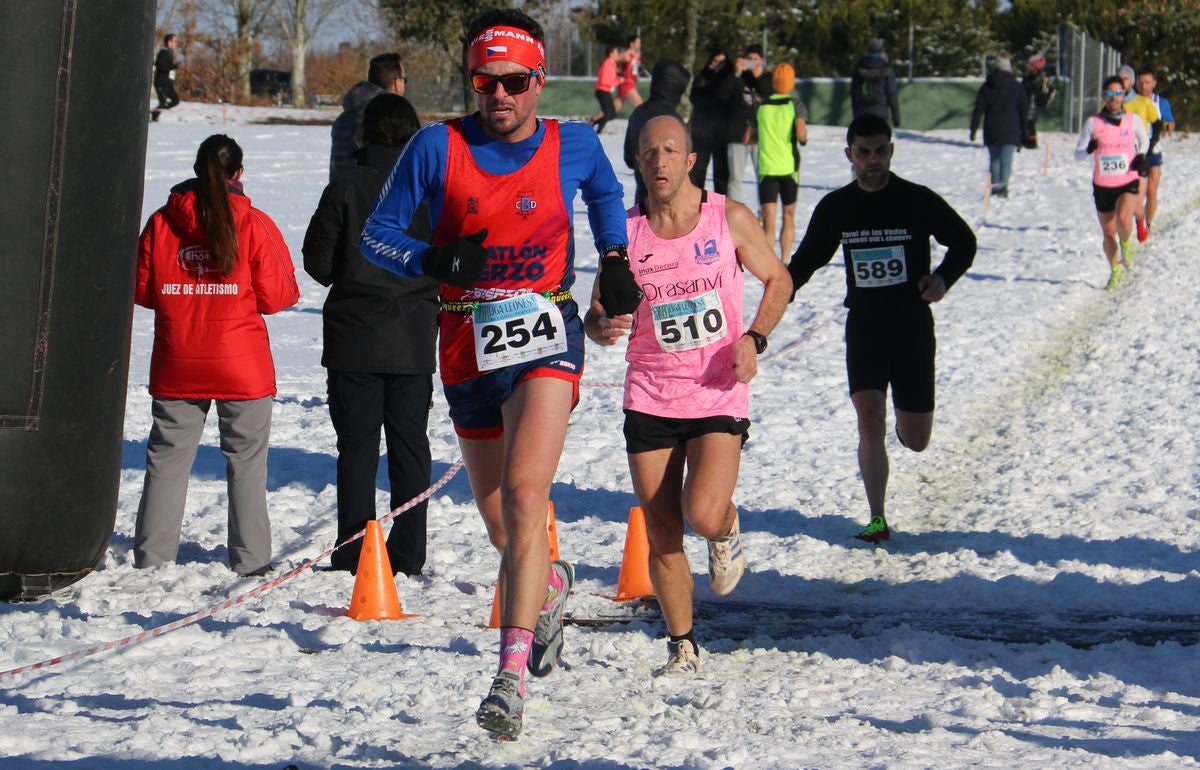 Fotos: Las imágenes del cross popular de San Miguel del Camino