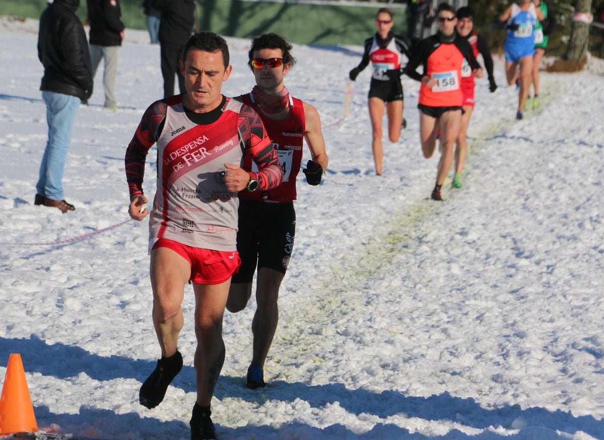 Fotos: Las imágenes del cross popular de San Miguel del Camino