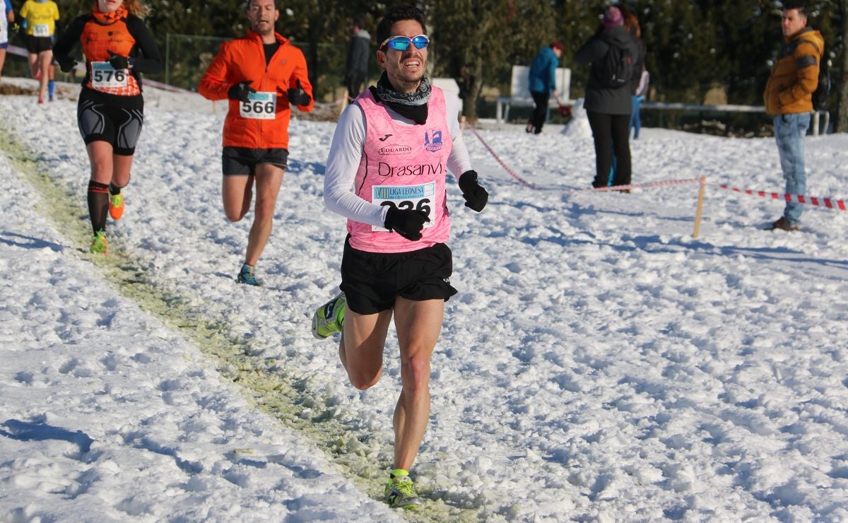 Fotos: Las imágenes del cross popular de San Miguel del Camino