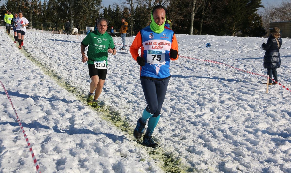 Fotos: Las imágenes del cross popular de San Miguel del Camino