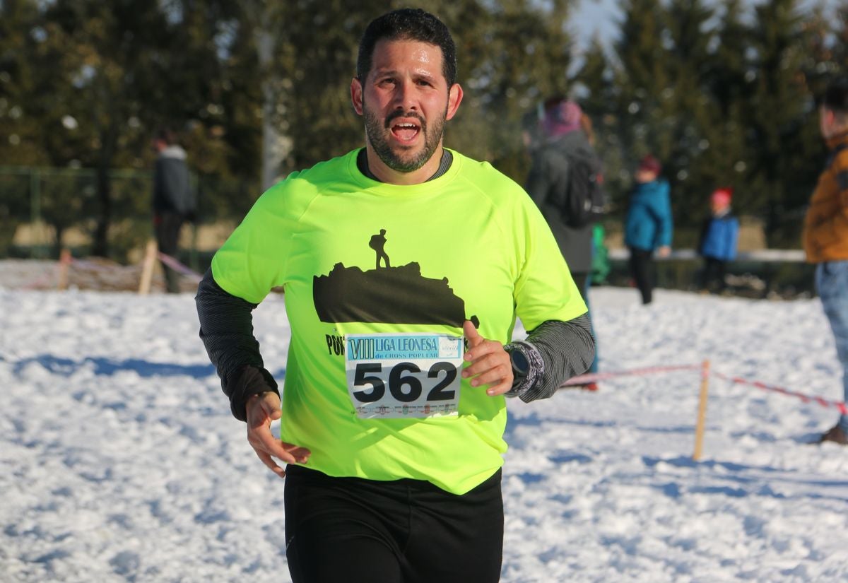 Fotos: Las imágenes del cross popular de San Miguel del Camino