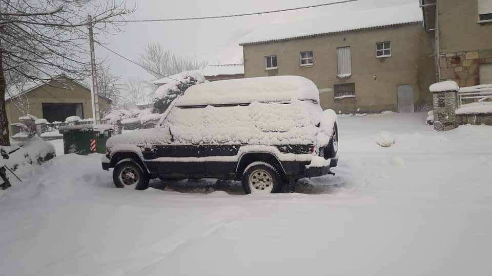 León estará este martes y miércoles en alerta naranja por intensas nevadas, según Aemet | La cota de nieve desciende por debajo de los 700 metros y la previsión de nevadas es del «cien por cien» | En la zona norte los espesores de nieve llegarán a los 30 centímetros