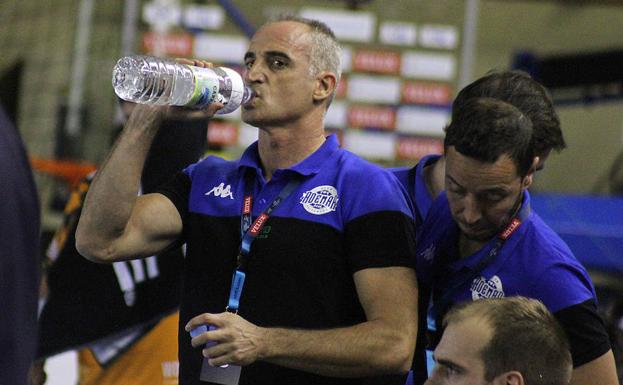 Rafa Guijosa, en un partido con el Abana Ademar.