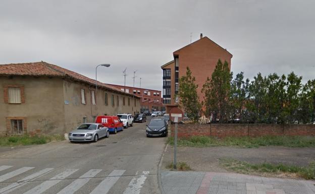 Calle Ejido Quintín, próximo al instituto de Giner de los Ríos. 