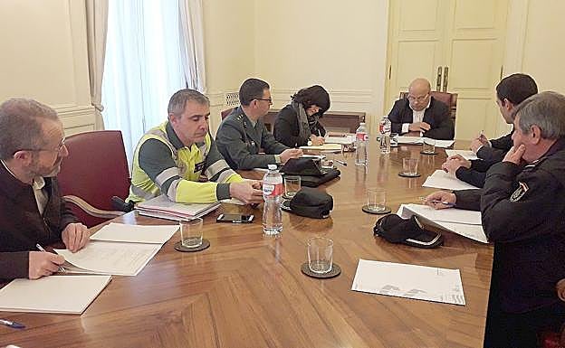 Un instante de la reunión mantenida este martes.