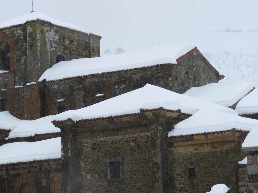 Fotos: León, bajo la nieve... y la lluvia