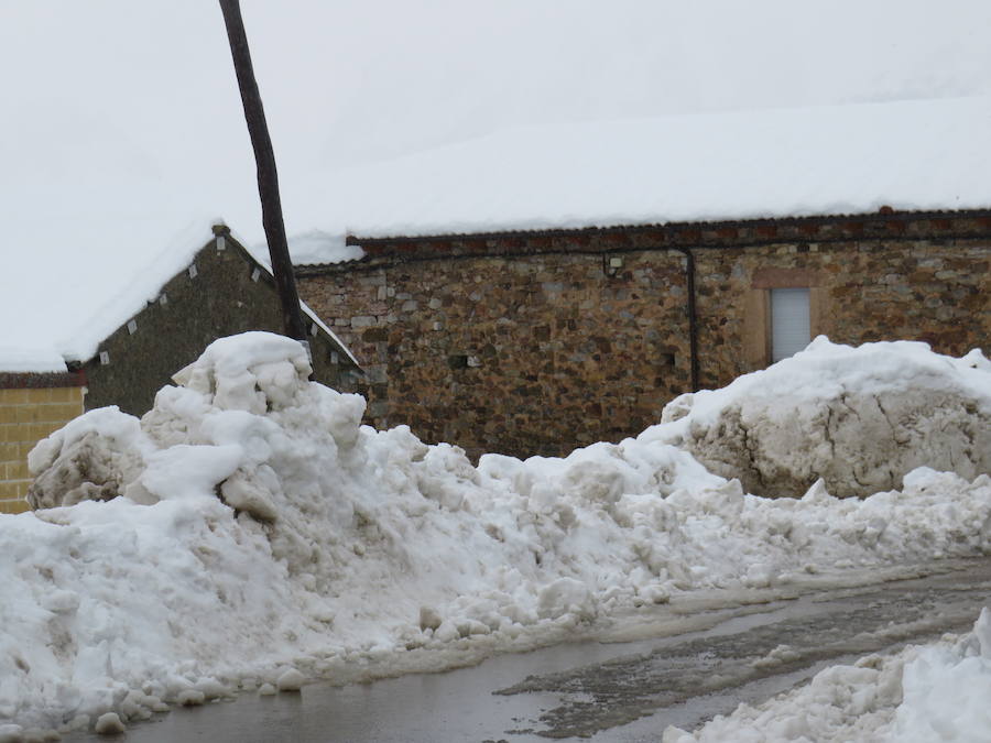 Fotos: León, bajo la nieve... y la lluvia