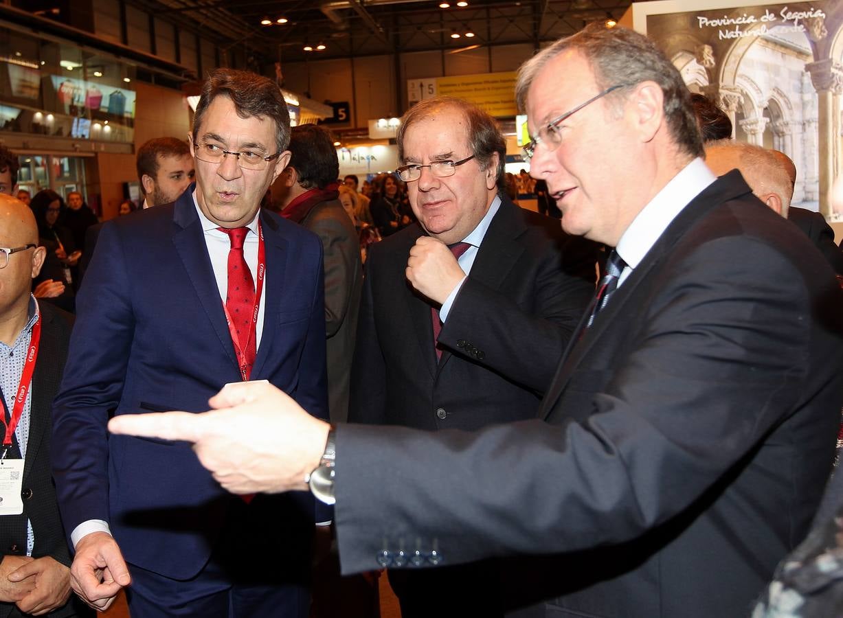 Fotos: Juan Vicente Herrera visita el stand de Castilla y Leób en Fitur